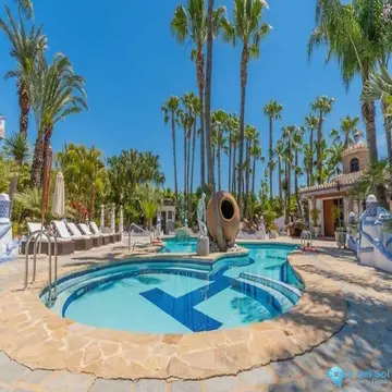 6 bedroom House for Sale in Alhaurín el Grande-41008
