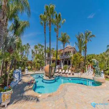 6 bedroom House for Sale in Alhaurín el Grande-41009