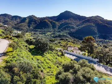 2100m2 Plot for Sale in Benahavís-16711