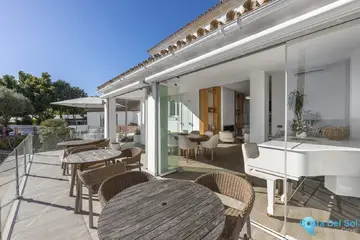 6 bedroom House for Sale in La Duquesa-41112