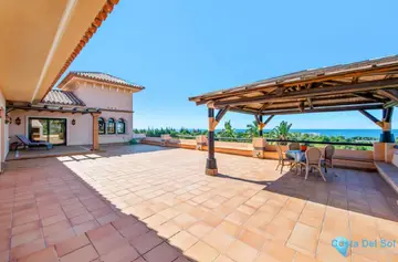 6 bedroom House for Sale in Estepona-41119