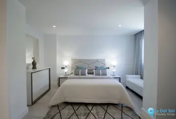 5 bedroom House for Sale in Nueva Andalucía-41280