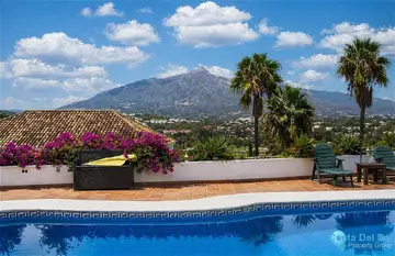 5 bedroom House for Sale in Nueva Andalucía-41308