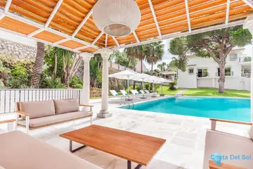 6 bedroom House for Sale in Río Real-41463