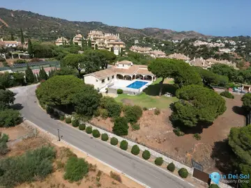 4444m2 Plot for Sale in Elviria-41584