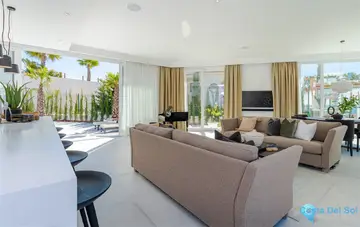 9 bedroom House for Sale in Riviera del Sol-41673