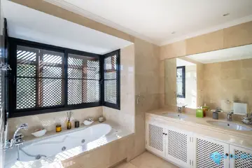 4 bedroom House for Sale in La Quinta-41735