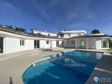 4 bedroom House for Sale in El Paraiso