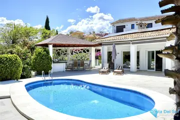 4 bedroom House for Sale in Benahavís
