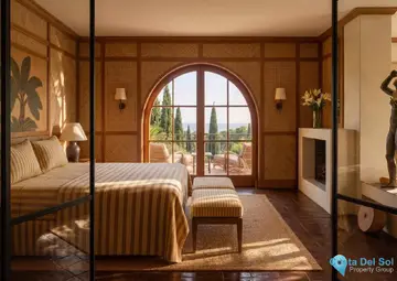 5 bedroom House for Sale in Marbella-42037