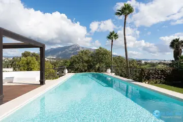 4 bedroom House for Sale in Nueva Andalucía-42068