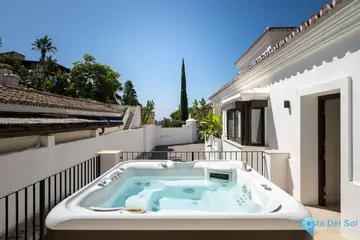 6 bedroom House for Sale in Marbesa-42112