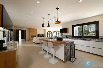 6 bedroom House for Sale in Marbesa-42114