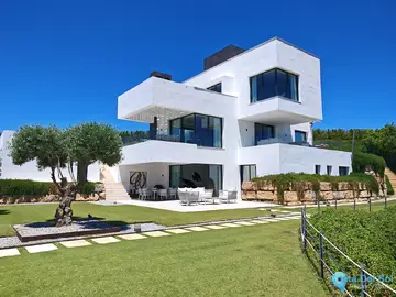 5 bedroom House for Sale in Benahavís
