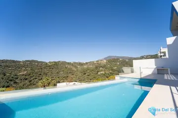 6 bedroom House for Sale in Los Arqueros