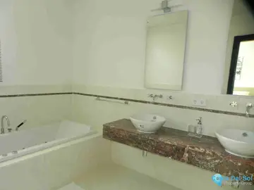 4 bedroom House for Sale in Sierra Blanca-42309