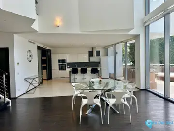 5 bedroom House for Sale in The Golden Mile-42369