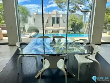 5 bedroom House for Sale in The Golden Mile-42368
