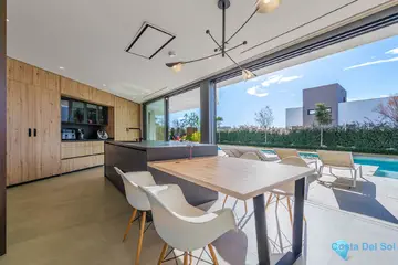 3 bedroom House for Sale in Málaga Este-42442