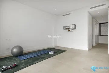 5 bedroom House for Sale in Marbella-42576