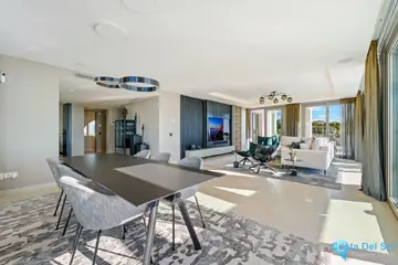 3 bedroom Apartment for Sale in Aloha-42584