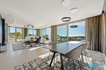 3 bedroom Apartment for Sale in Aloha-42589