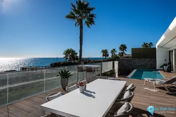 4 bedroom House for Sale in Estepona