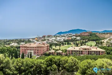 4 bedroom House for Sale in Los Flamingos-42750