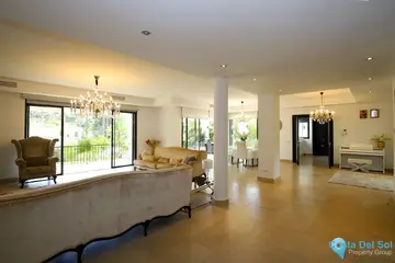 6 bedroom House for Sale in Nueva Andalucía-42757