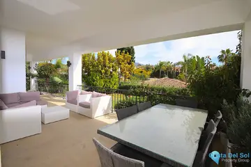6 bedroom House for Sale in Nueva Andalucía-42759