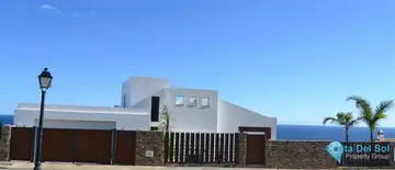 5 bedroom House for Sale in La Duquesa-42973