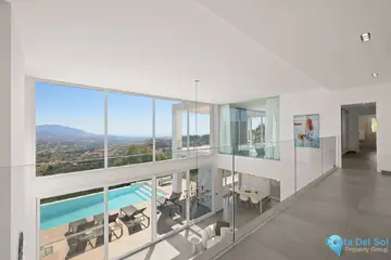 5 bedroom House for Sale in La Mairena-43015