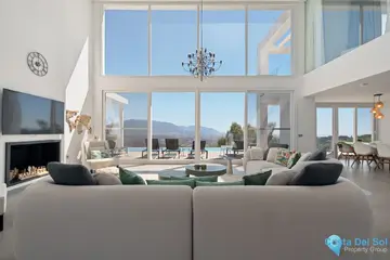5 bedroom House for Sale in La Mairena-43017