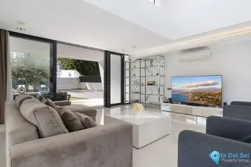 5 bedroom House for Sale in Nueva Andalucía-43056