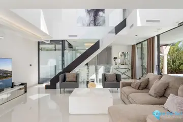 5 bedroom House for Sale in Nueva Andalucía-43059