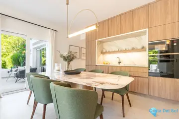 4 bedroom Apartment for Sale in Marbella-43099