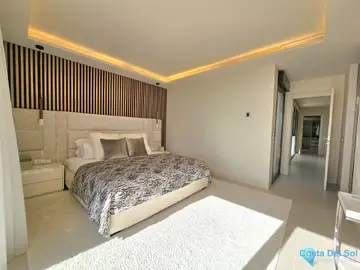 4 bedroom House for Sale in New Golden Mile-43160