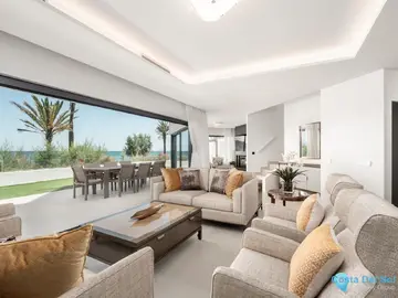 3 bedroom House for Sale in Estepona