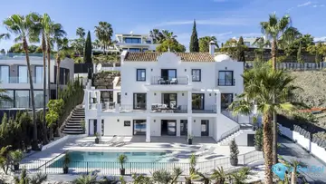 5 bedroom House for Sale in Los Flamingos