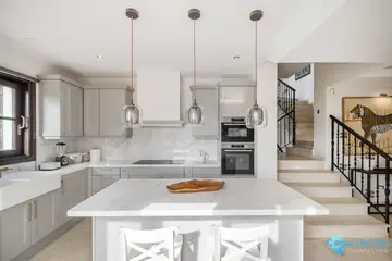 6 bedroom House for Sale in El Madroñal-43389