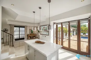 6 bedroom House for Sale in El Madroñal-43391