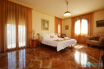 5 bedroom House for Sale in Nueva Andalucía-43404