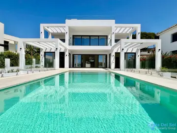 6 bedroom House for Sale in Elviria-43765