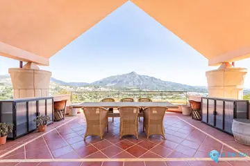 5 bedroom Apartment for Sale in Nueva Andalucía-43787