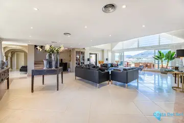 5 bedroom Apartment for Sale in Nueva Andalucía-43794