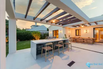 4 bedroom House for Sale in Nueva Andalucía-43926