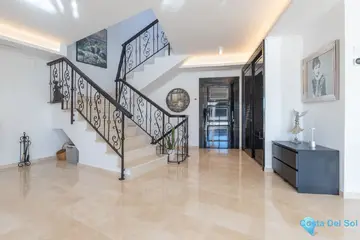 3 bedroom House for Sale in Elviria-44050
