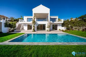 4 bedroom House for Sale in El Rosario-44068
