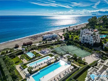 3 bedroom Apartment for Sale in Estepona-44200