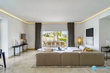 6 bedroom House for Sale in Nueva Andalucía-44230